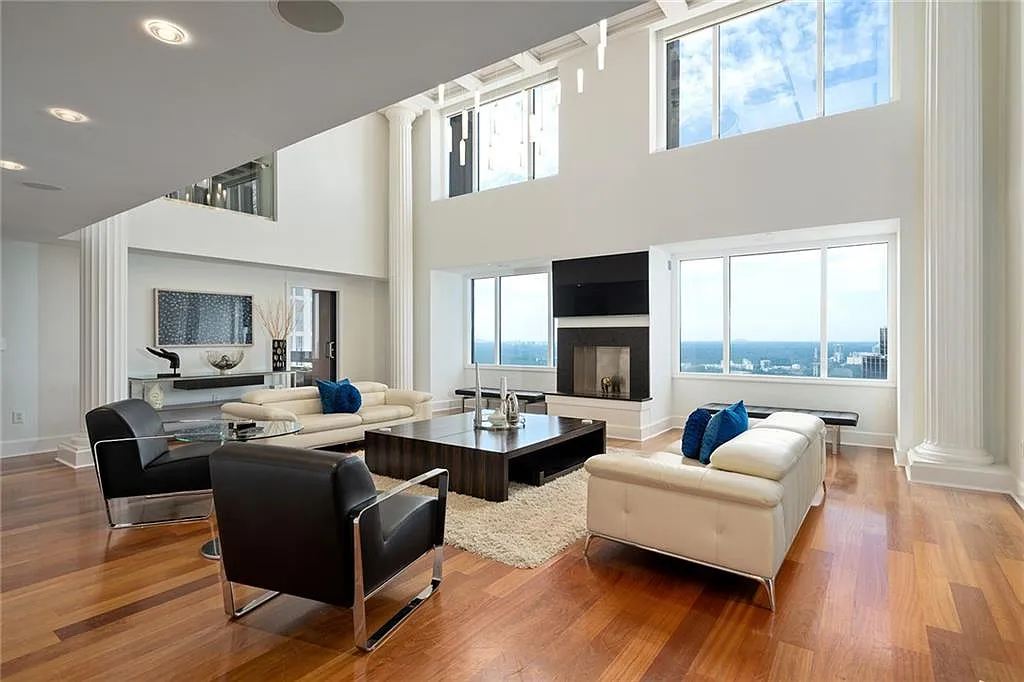 3 bed, 3.5 bath, 3525 sqft, $14,000 — Photo 1