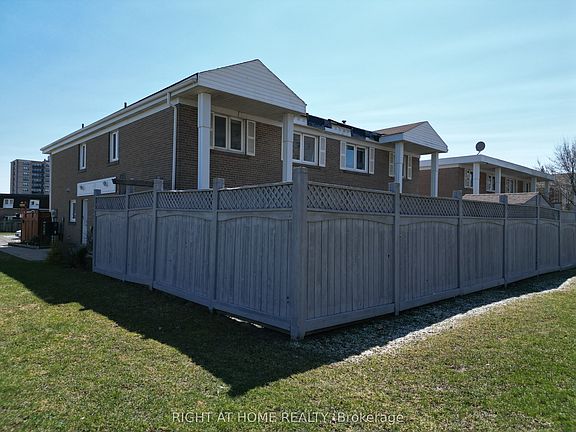 2nd image of 270 Town House Cres