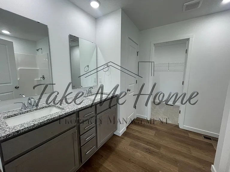 1737 N Boxwood Dr — Photo 7