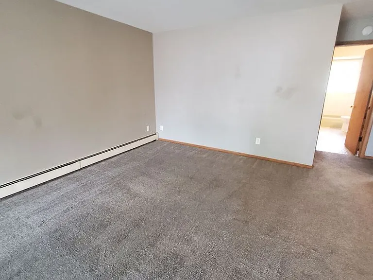 7343 N Teutonia Ave — Photo 5