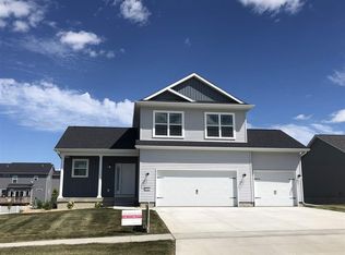 5322 Arbors Dr, Cedar Falls, IA 50613