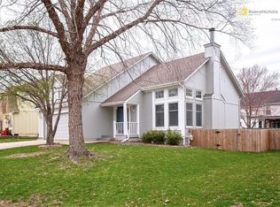 2119 S Lennox Dr, Olathe, KS 66062