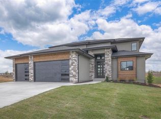 1009 Wilds Pkwy, Greenwood, MO 64034