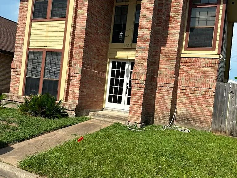 8623 Beechcrest St — Photo 3