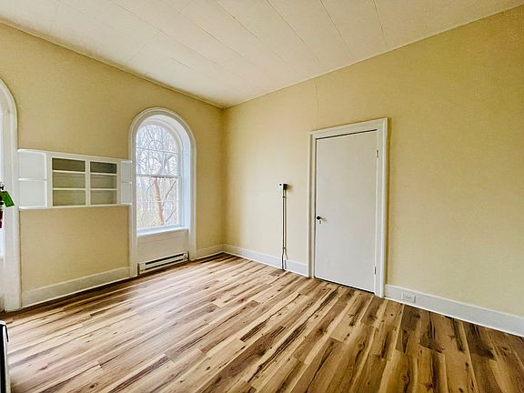 2nd image of 567 Saint Paul St #4