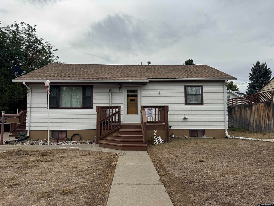 1st image of 835 Amoretti Street