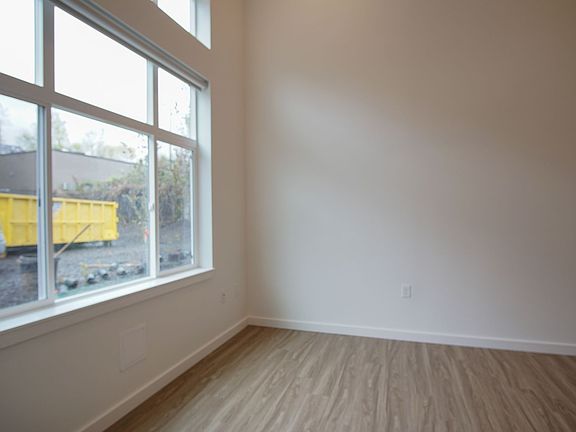 4th image of 2320 N Vancouver Ave #102