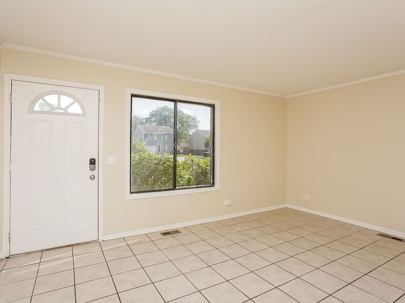 2nd image of 30W031 Oakwood Ct