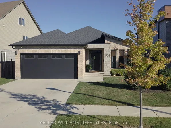 1934 Wateroak Dr, London, ON N6G 0M7