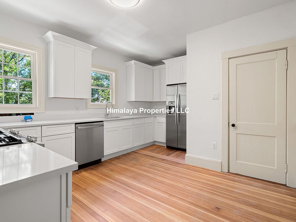 1st image of 195 College Ave #3