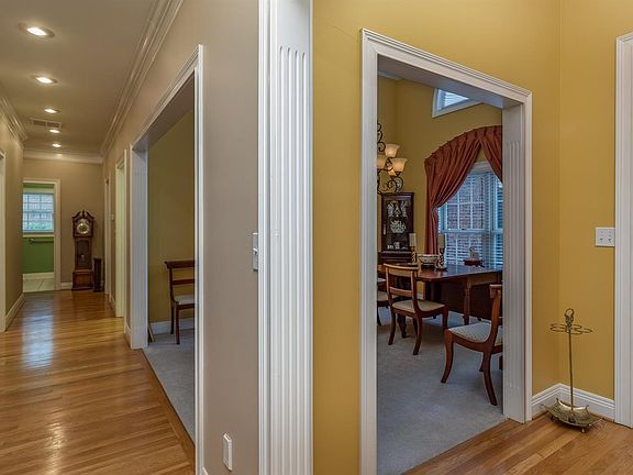 2nd image of 5016 Ivybridge Dr