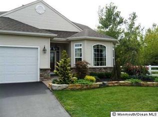 291 Valencia Dr, Monroe Township, NJ 08831