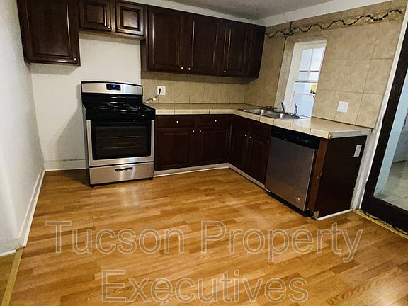 2nd image of 837 S 8th Ave