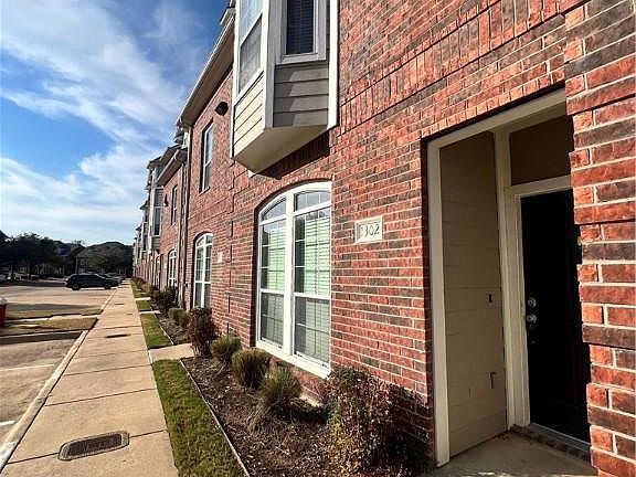 3rd image of 305 Holleman Dr #1302