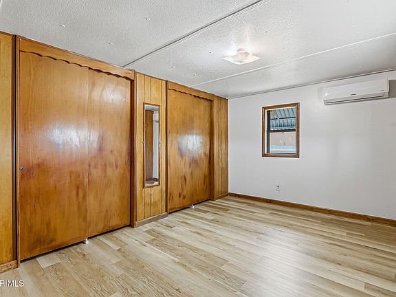 4th image of 391 Sand Dune Way