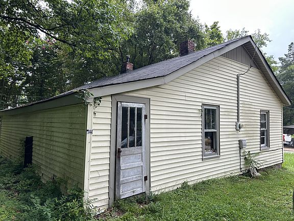 2nd image of 108 Florence St