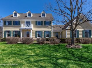 52 Seneca Ave E, Hawthorn Woods, IL 60047