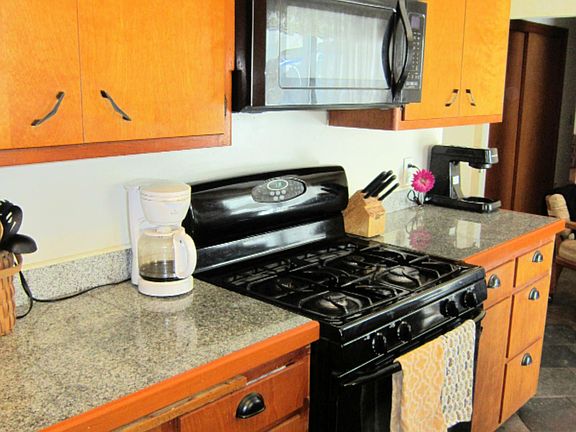 5th image of 4117 S Sheridan Dr