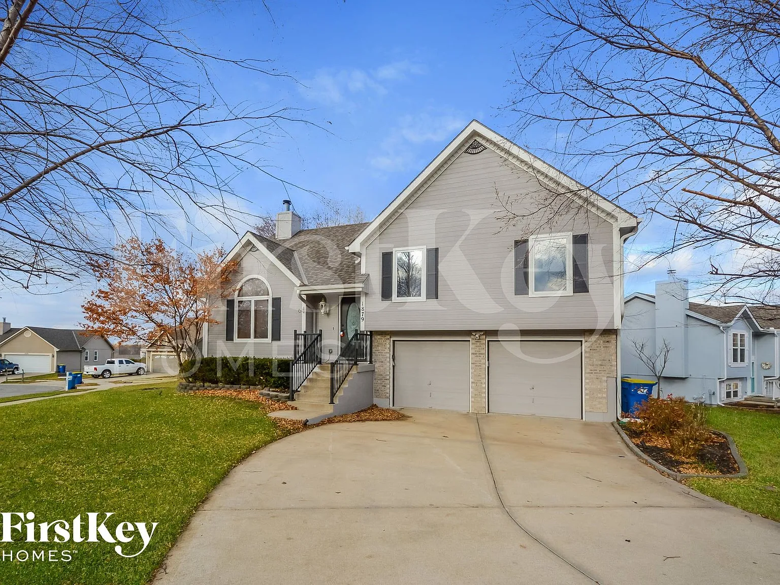3 bed, 2.5 bath, 2222 sqft, $2,590 — Photo 1