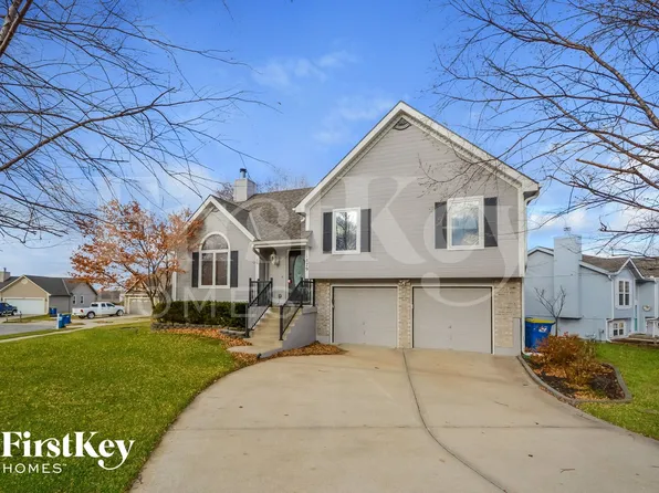 1879 Quail Ridge Dr, Liberty, MO 64068