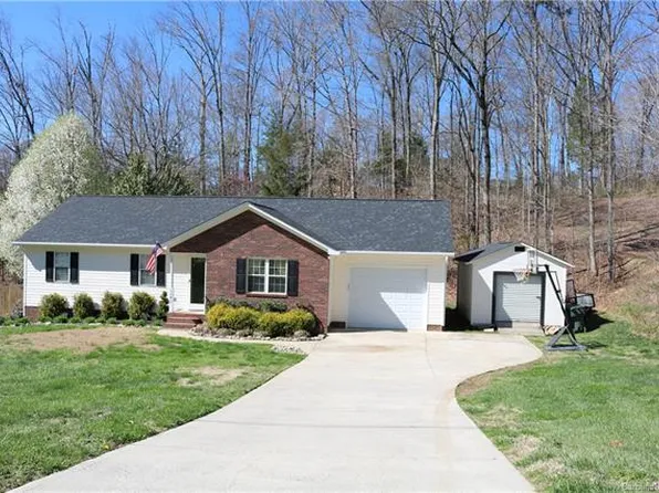 1040 Foxrun Cir SE, Concord, NC 28025