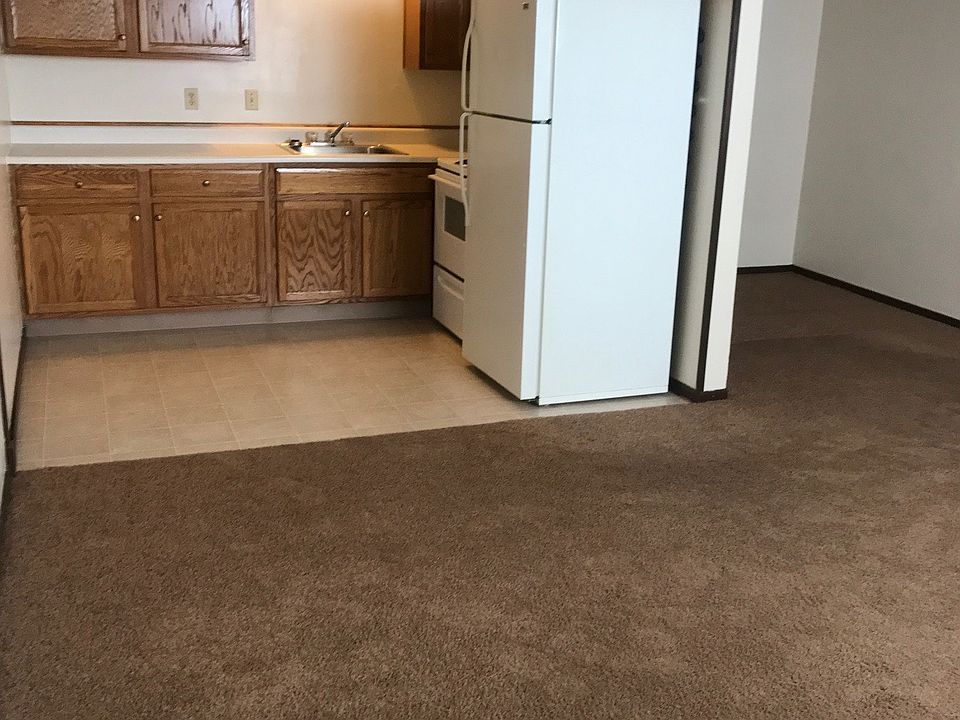 2nd image of 1857 S Sawburg Ave APT 3