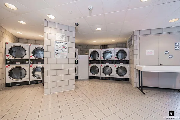 Rented by R New York | media 52