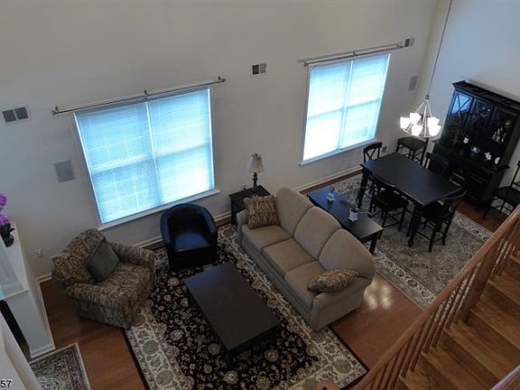 2nd image of 105 Saratoga Ct
