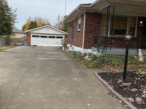 2nd image of 5505 Davallia Ln