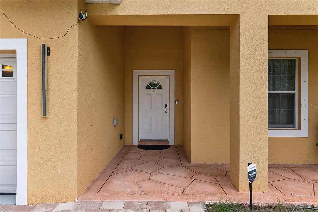 4 bed, 2.0 bath, 1854 sqft, $2,900 — Photo 2