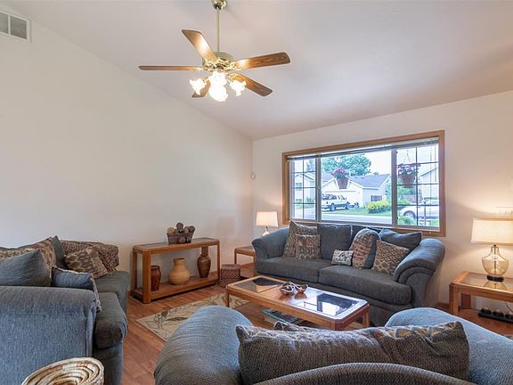 3rd image of 64 Little Brook Ln