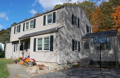 3rd image of 11 Hodgkins Dr