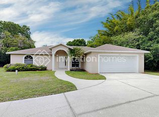 17910 Simmons Rd, Lutz, FL 33548
