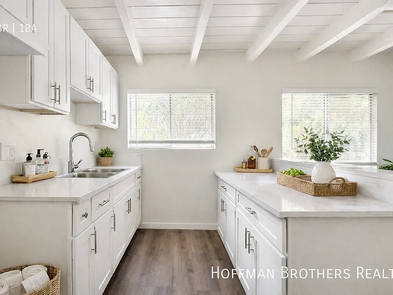 1256 W 87th St #6 — Photo 1