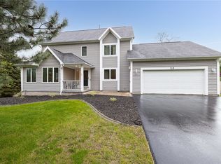 318 Webster Rd, Webster, NY 14580
