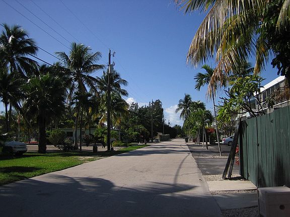 5th image of Cortez Dr