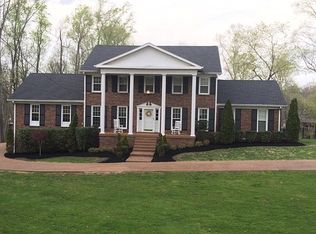 228 Hidden Lake Rd, Hendersonville, TN 37075