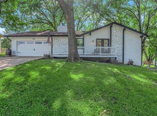 207 Rue Grand Dr, Lake Saint Louis, MO 63367