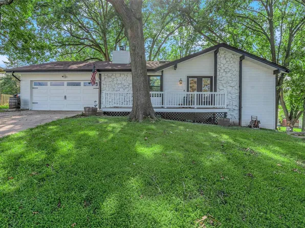 207 Rue Grand Dr, Lake Saint Louis, MO 63367