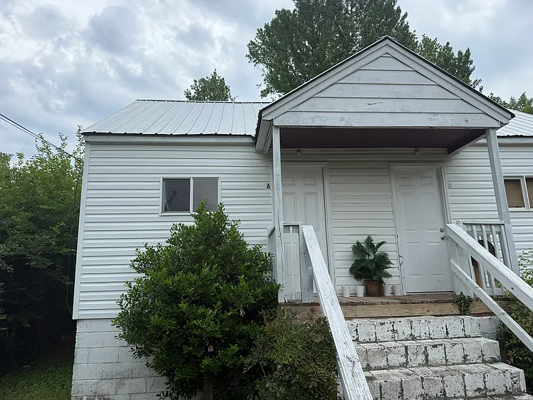 212 Morgan Pl #A — Photo 1