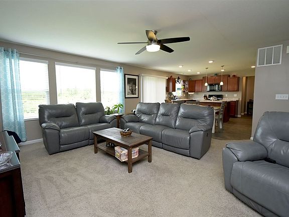 3rd image of 336 University Dr