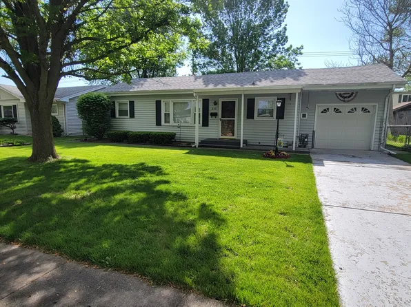 245 W Country Ct, Bourbonnais, IL 60914
