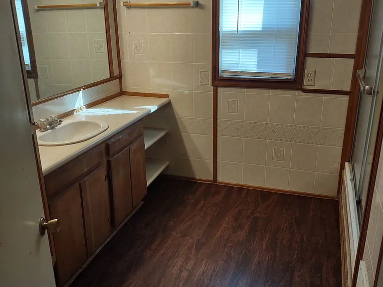 2115 N Grace Ave — Photo 4