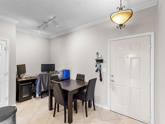 5th image of 533 NE 3rd Avenue #243