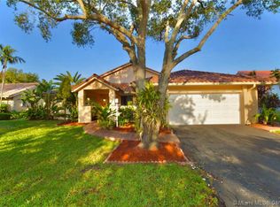14440 Glencairn Rd, Miami Lakes, FL 33016