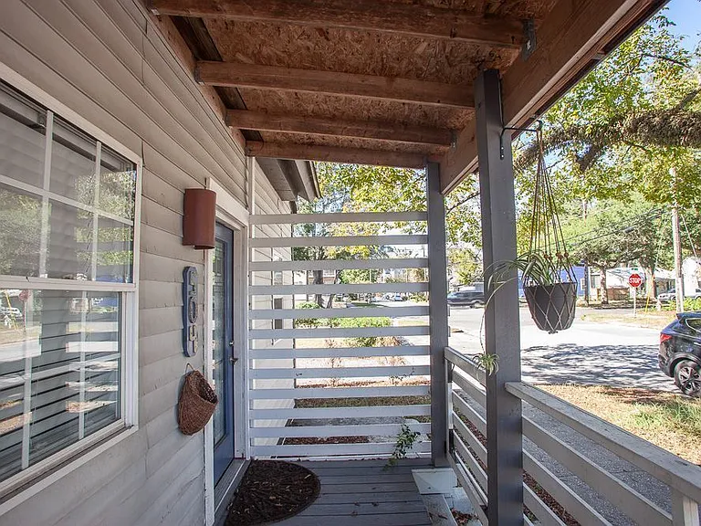 504 Brunswick St — Photo 2