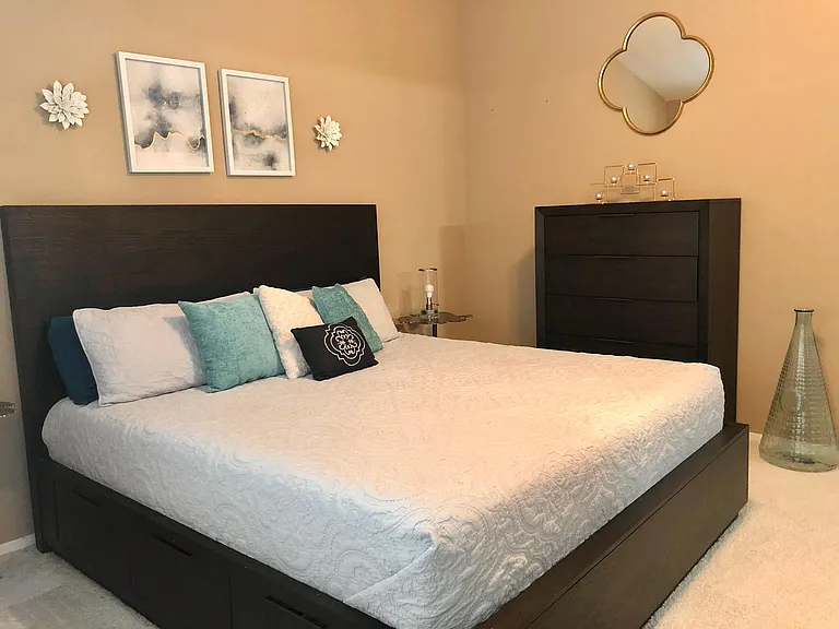 1860 Aurora Ct — Photo 19