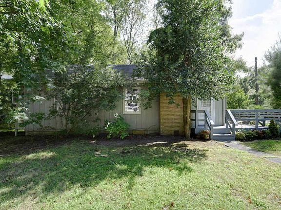 5th image of 501 Pinehurst Ct