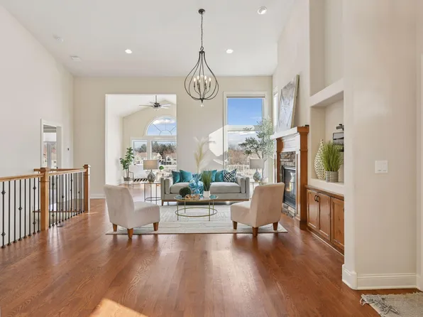 8823 Fraizer St NE, Blaine, MN 55014