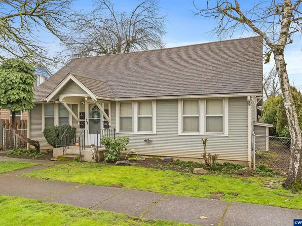 771 21st St SE, Salem, OR 97301